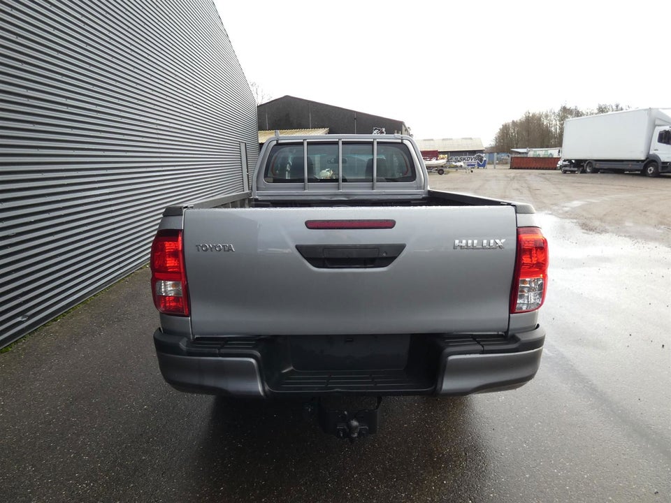 Toyota HiLux 2,4 D T2 Ex.Kab 4d