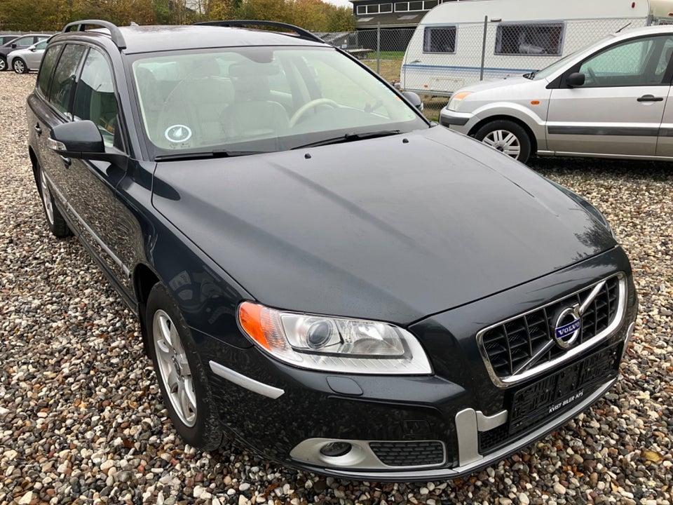 Volvo V70 2,5 T 230 Summum aut. 5d