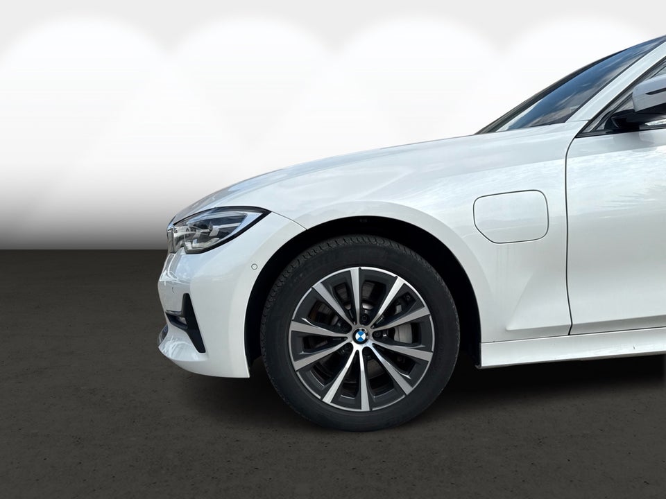 BMW 330e 2,0 Touring Sport Line aut. 5d