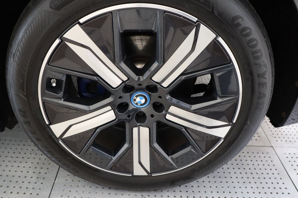 BMW iX xDrive40 Fully Charged 5d