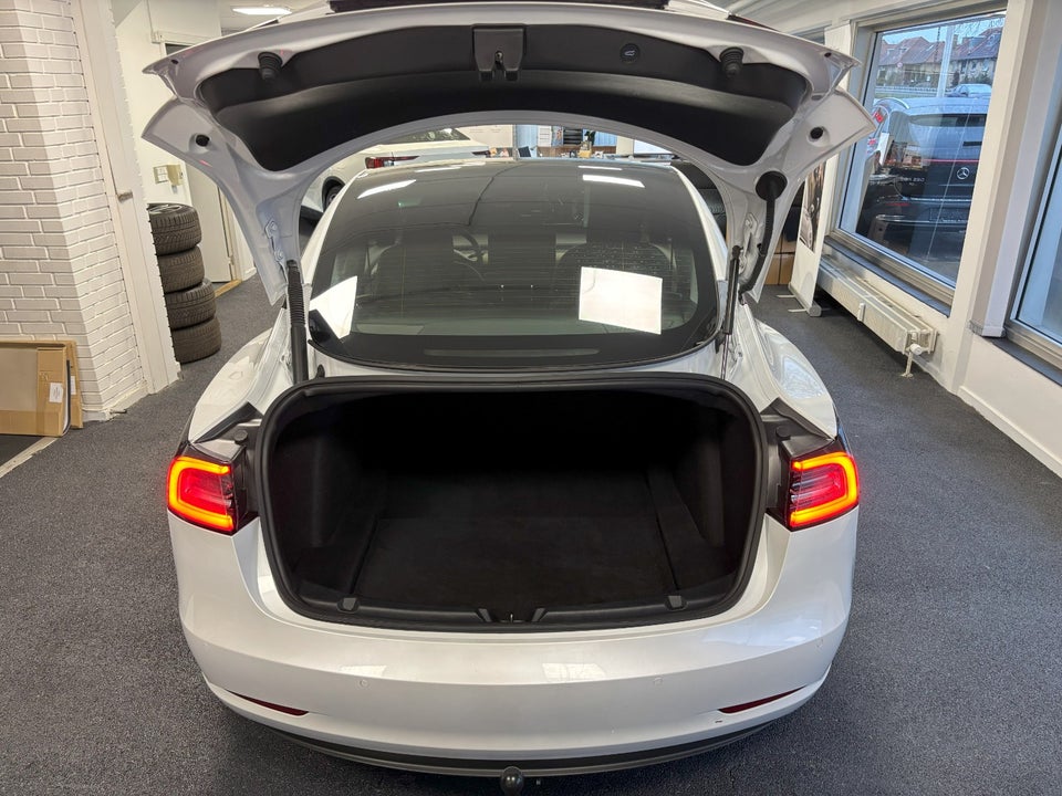 Tesla Model 3 Long Range AWD 4d