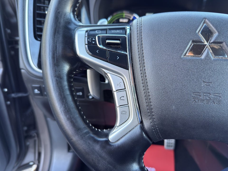 Mitsubishi Outlander 2,4 PHEV Instyle CVT 4WD 5d