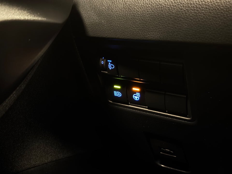 Toyota Yaris 1,5 Hybrid H3 Premier Edition e-CVT 5d