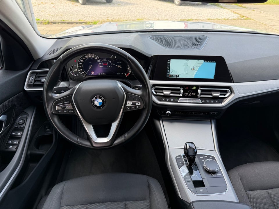 BMW 320d 2,0 Touring Connected aut. 5d