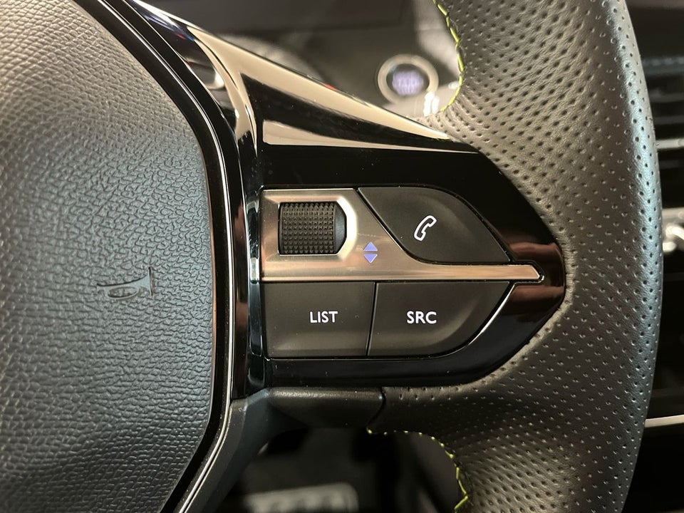 Peugeot e-2008 50 GT 5d