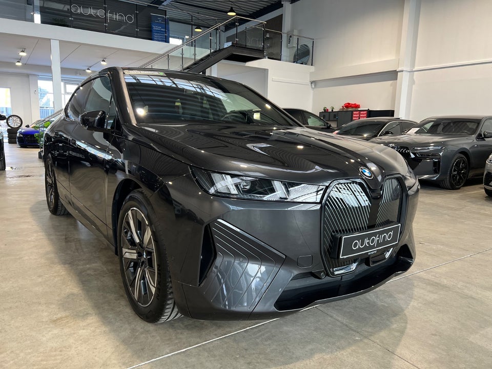 BMW iX xDrive45 5d