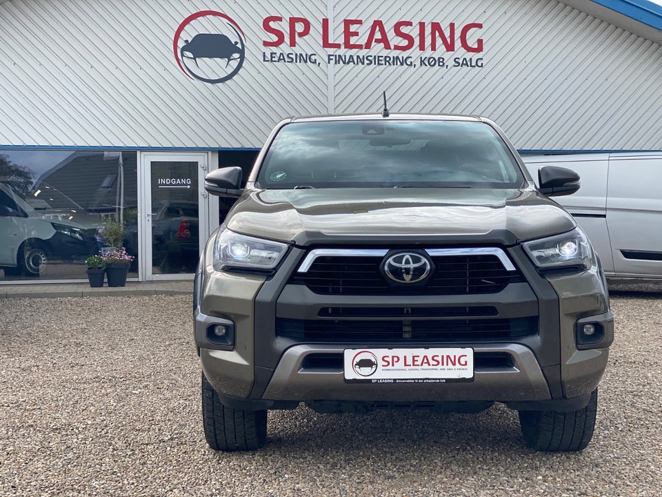 Toyota HiLux 2,8 D T4 Invincible Db.Kab aut. 4d