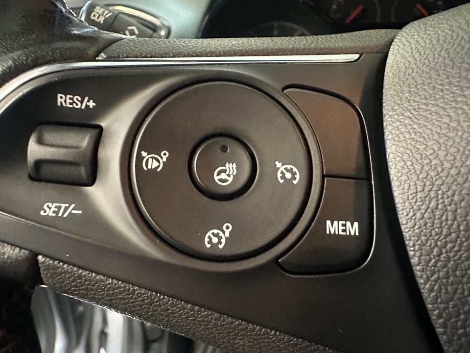 Opel Crossland 1,2 T 110 GS Line 5d