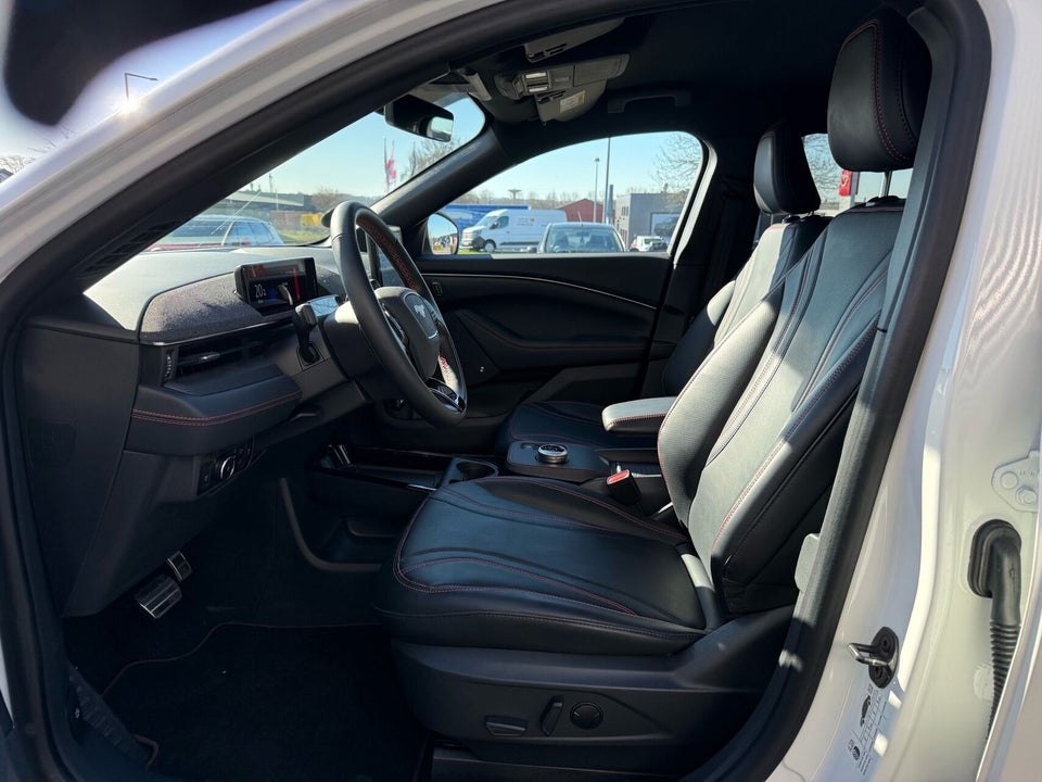 Ford Mustang Mach-E 91 Premium Extended Range AWD 5d