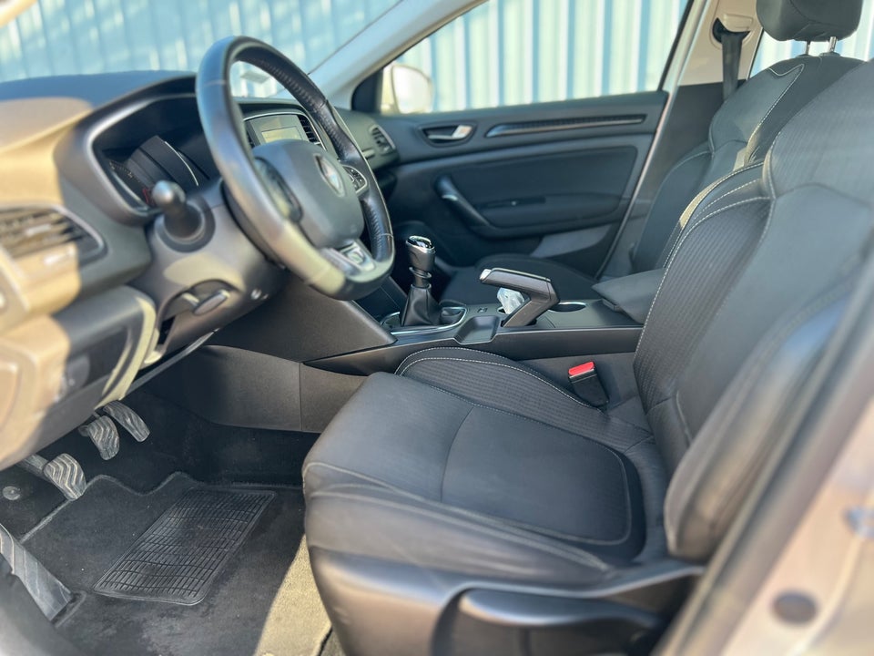 Renault Megane IV 1,2 TCe 100 Zen Sport Tourer 5d