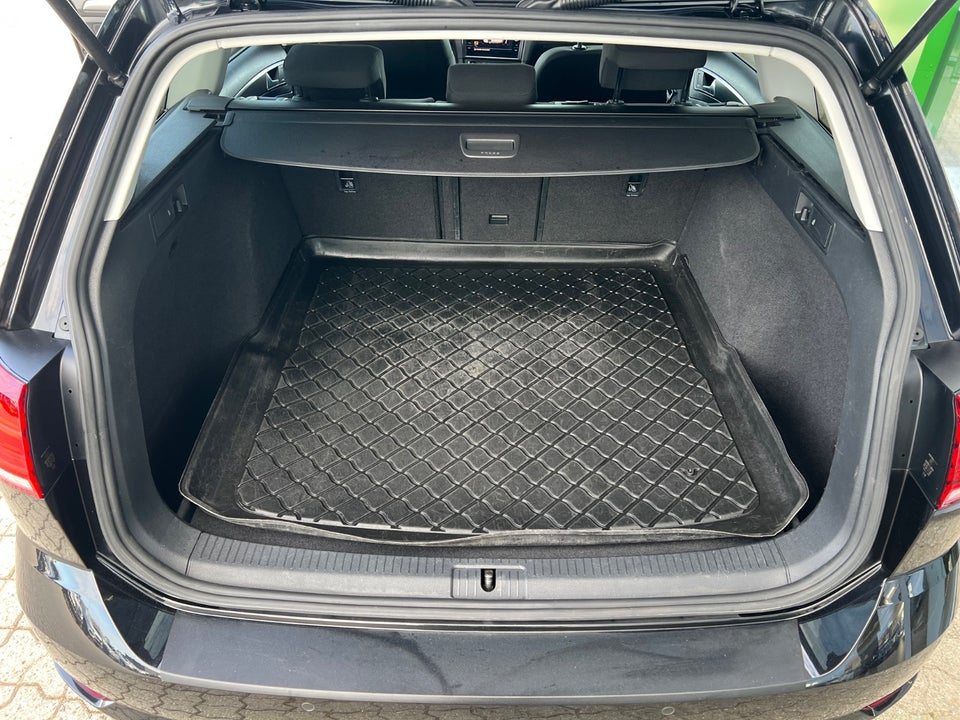 VW Golf VII 1,5 TSi 130 Comfortline Variant 5d