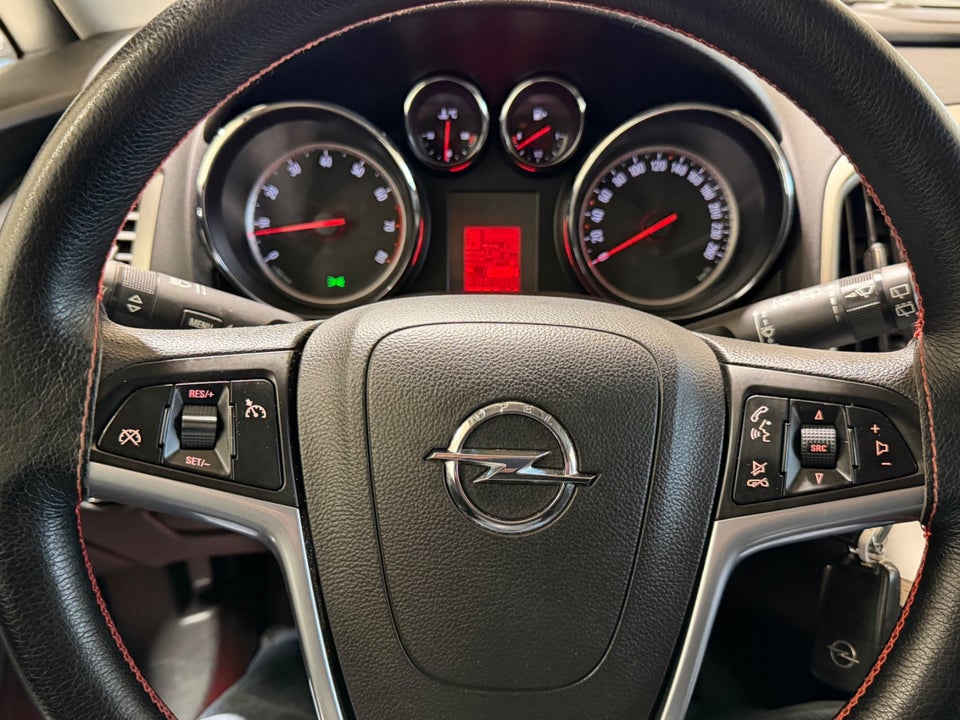 Opel Astra 1,4 T 140 Enjoy 5d