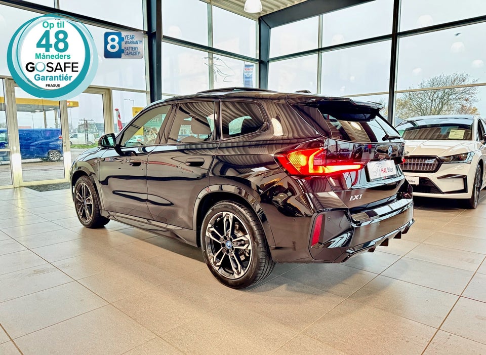 BMW iX1 xDrive30 Fully Charged M-Sport 5d