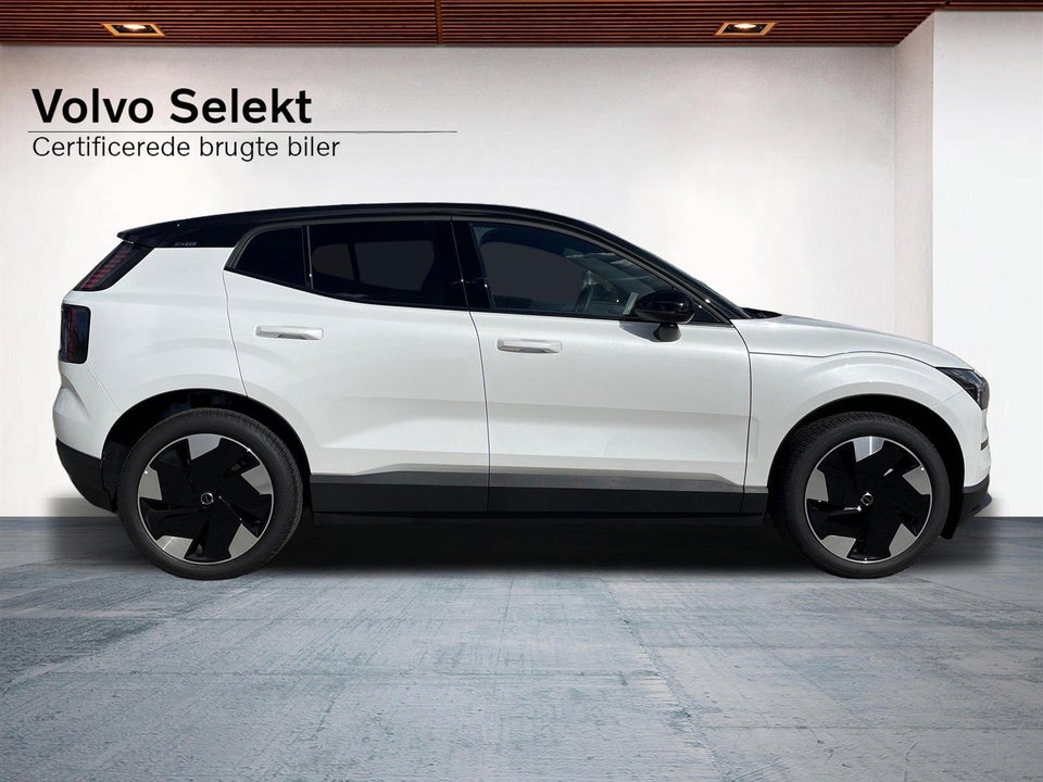 Volvo EX30 Extended Range Plus 5d