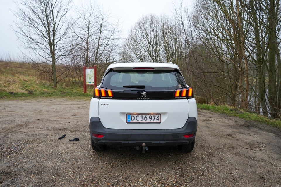 Peugeot 5008 1,2 e-THP 130 Access 7prs 5d