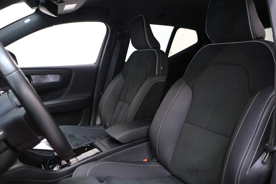 Volvo XC40 ReCharge Extended Range Plus 5d