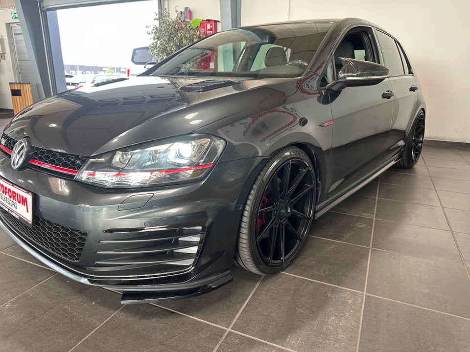 VW Golf VII 2,0 GTi BMT 5d