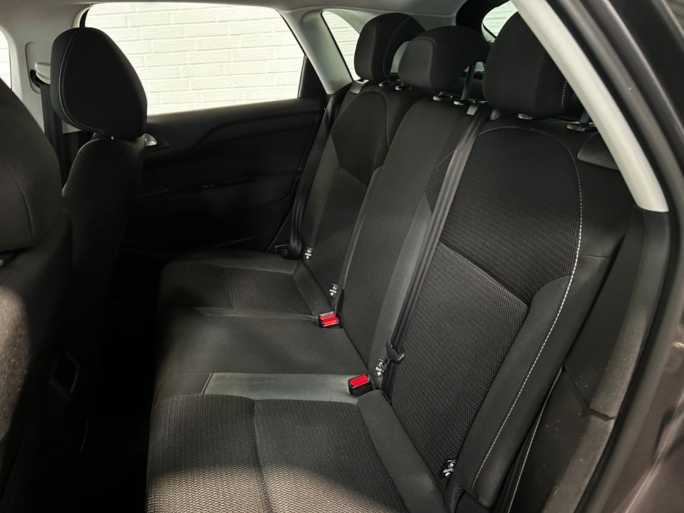 Citroën C4 1,6 BlueHDi 100 Feel 5d
