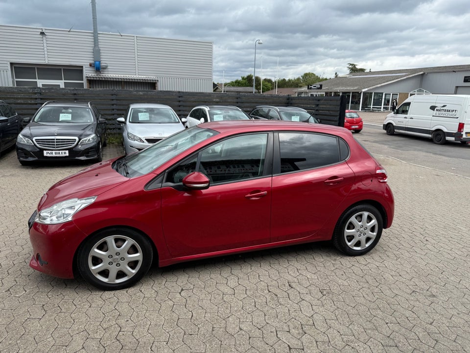 Peugeot 208 1,2 VTi Active 5d