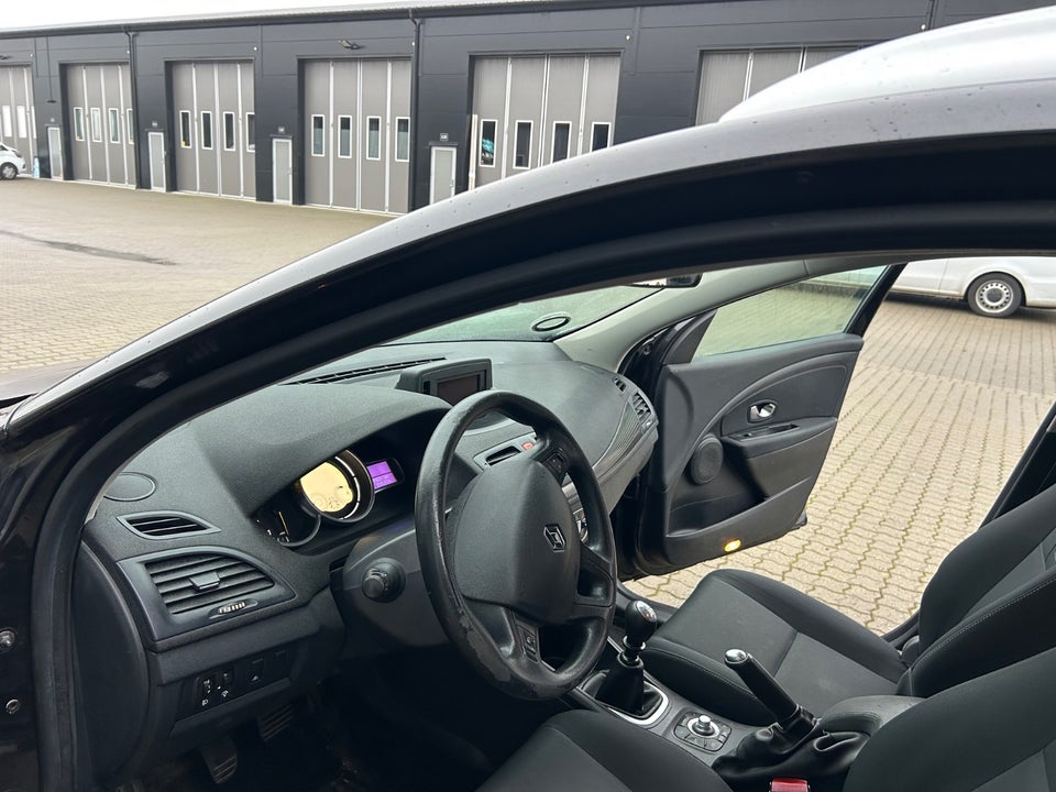 Renault Megane III 1,9 dCi 130 Expression Sport Tourer 5d