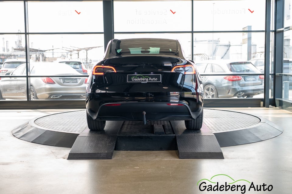 Tesla Model Y Long Range AWD 5d