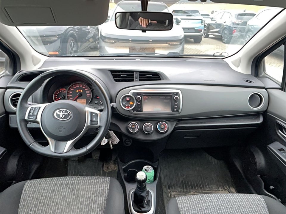 Toyota Yaris 1,0 VVT-i T2 Touch 5d