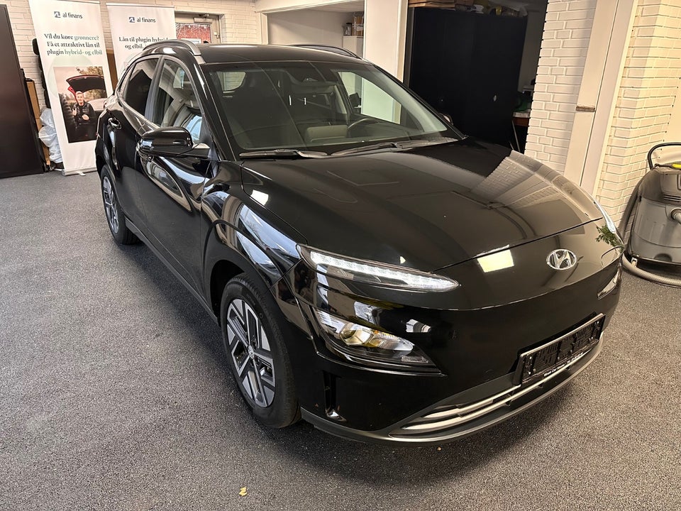 Hyundai Kona 39 EV Essential 5d