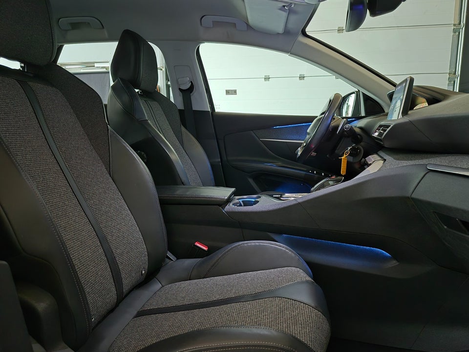 Peugeot 3008 1,2 e-THP 130 Allure EAT6 5d
