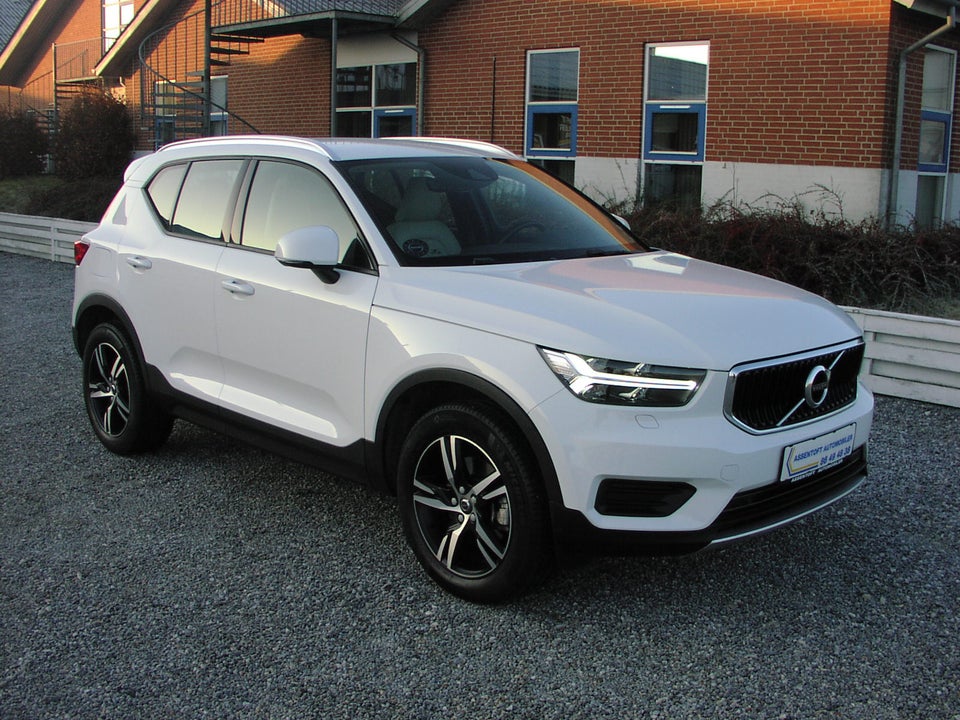 Volvo XC40 2,0 T4 190 Momentum aut. 5d
