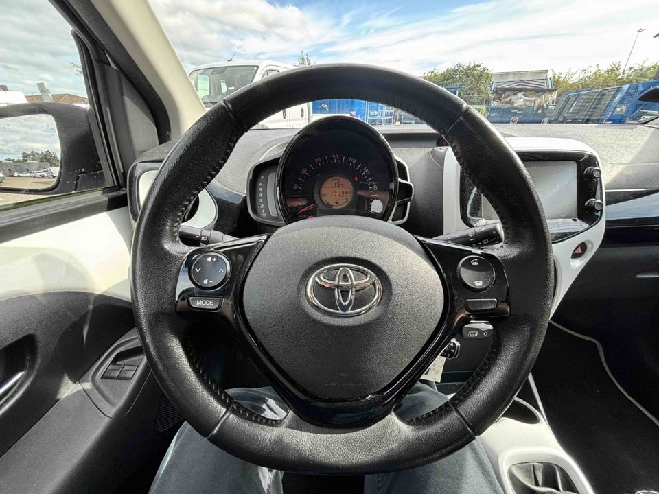 Toyota Aygo 1,0 VVT-i x-change 5d