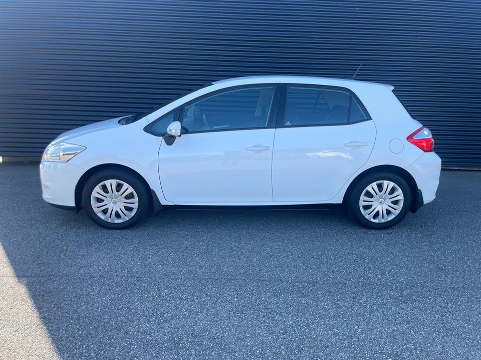 Toyota Auris 1,6 T2 M/M 5d
