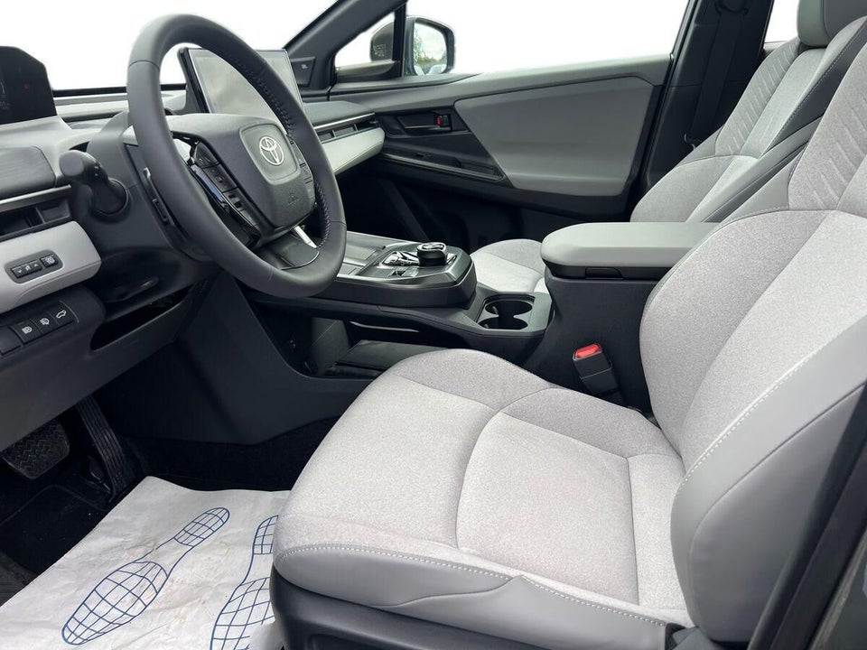 Toyota C-HR+ 77 Executive AWD 5d