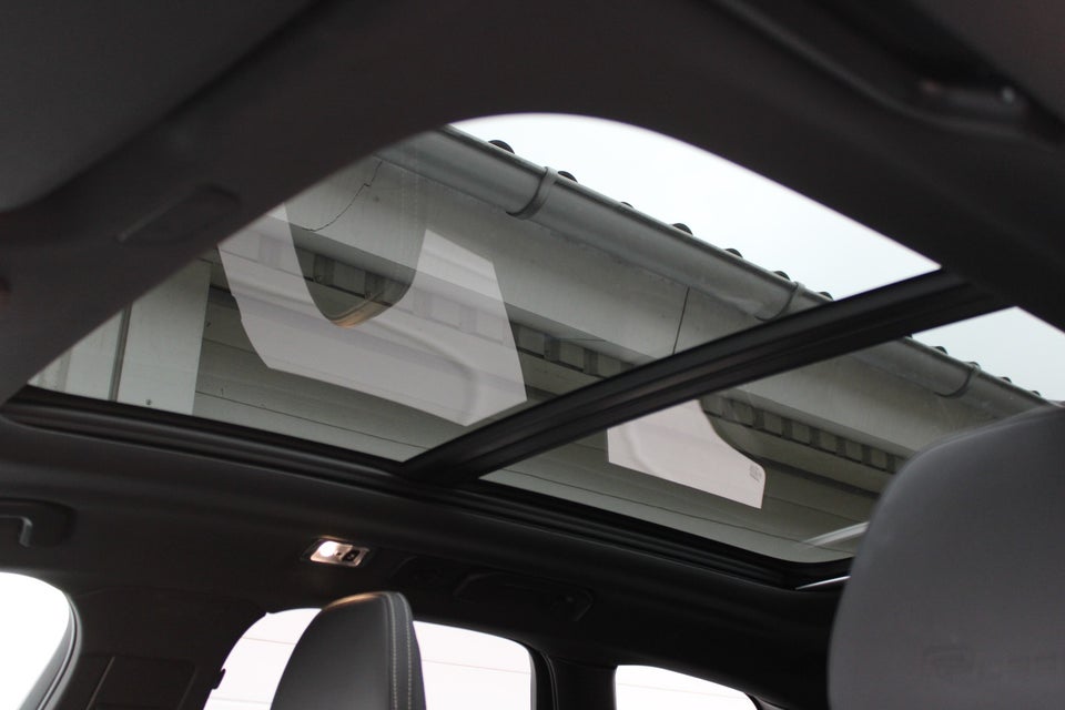 Volvo XC60 2,0 B4 197 R-Design aut. AWD 5d