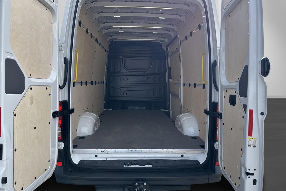 VW Crafter 35 2,0 TDi 163 Comfort Kassevogn L3H2 RWD