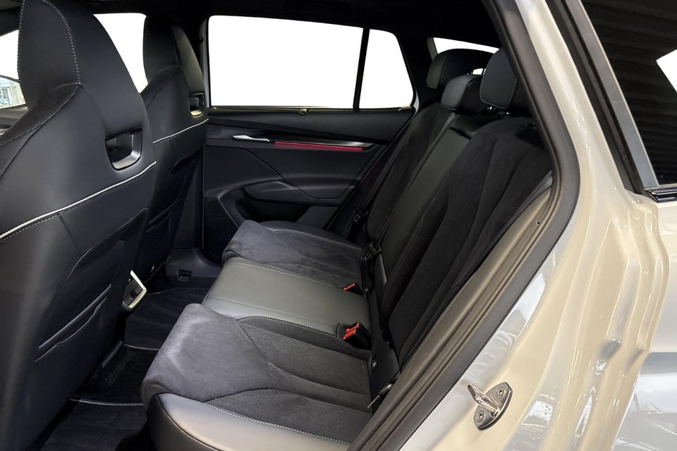 Skoda Enyaq 85 iV Sportline Advanced 5d