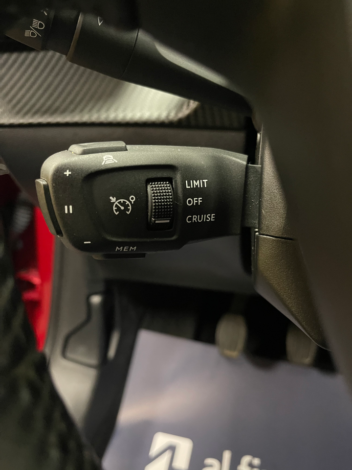 Peugeot 208 1,2 PureTech 100 Allure Sky 5d