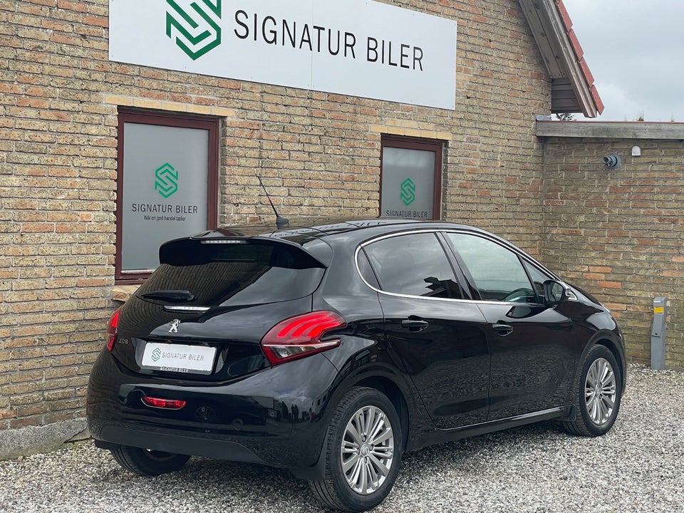 Peugeot 208 1,5 BlueHDi 100 Allure Sky 5d