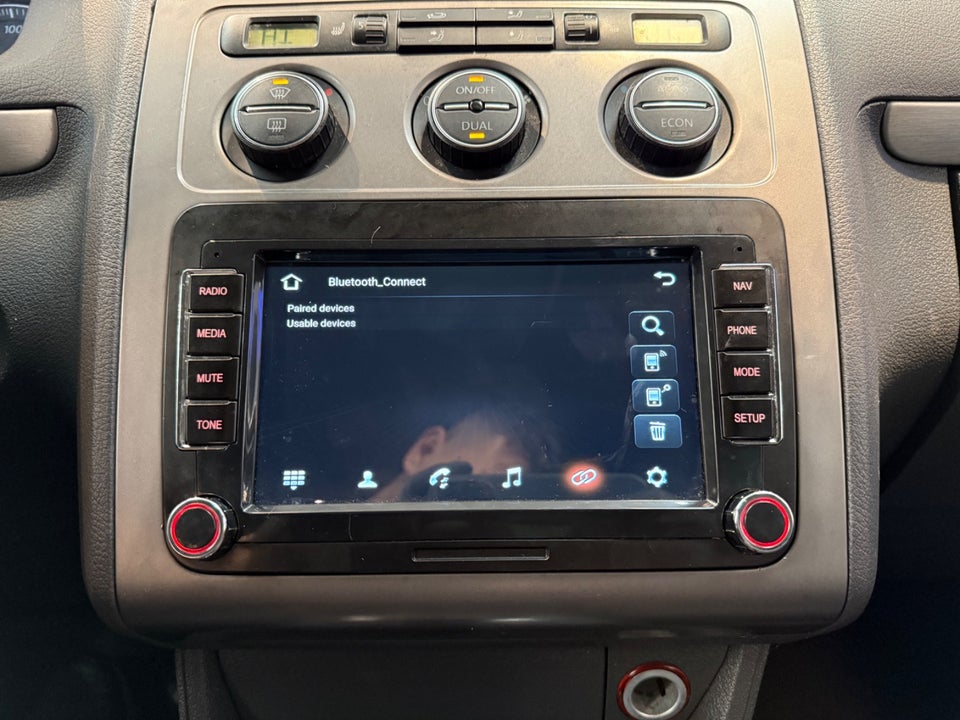 VW Touran 2,0 TDi 136 Trendline DSG Van 5d