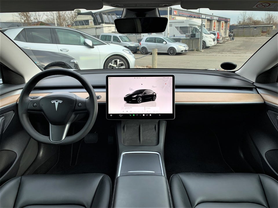 Tesla Model 3 RWD 4d