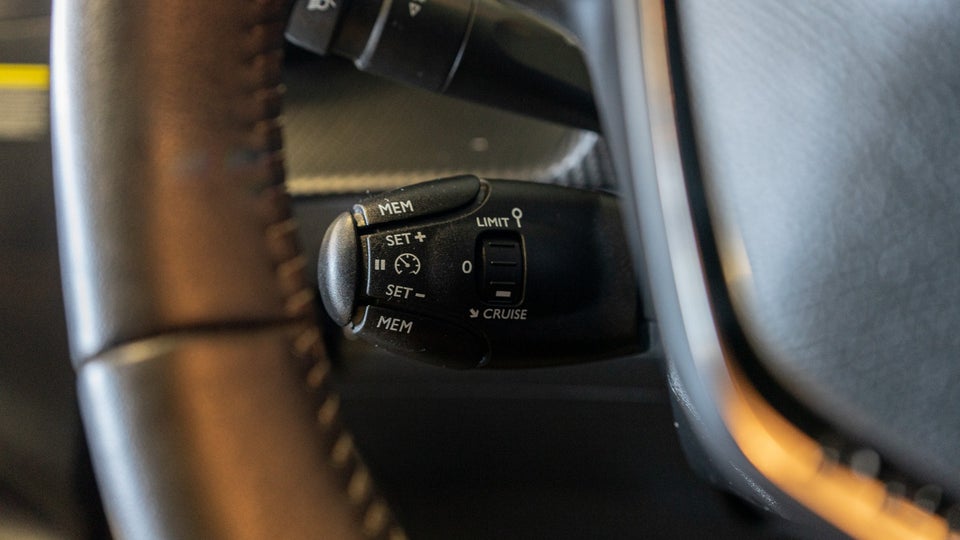 Peugeot 208 1,2 PureTech 100 Allure 5d