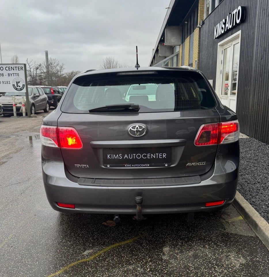 Toyota Avensis 1,8 VVT-i T2 stc. 5d