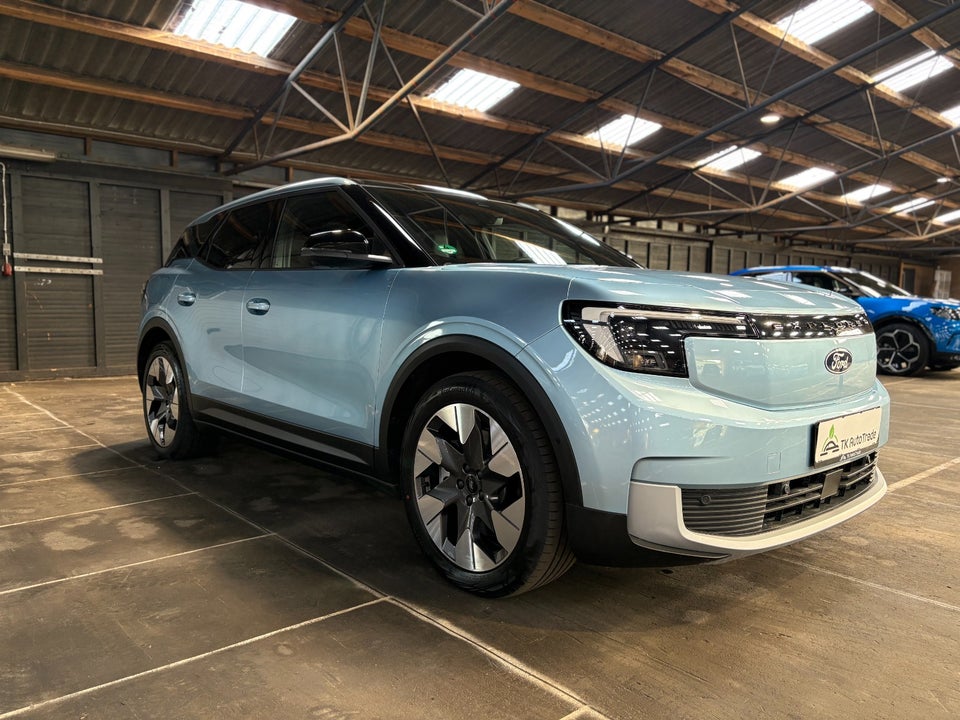 Ford Explorer 77 Premium Extended Range 5d