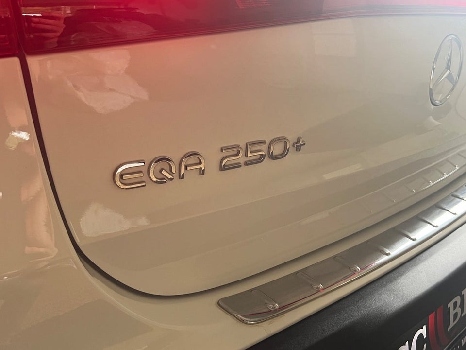 Mercedes EQA250+ Progressive 5d