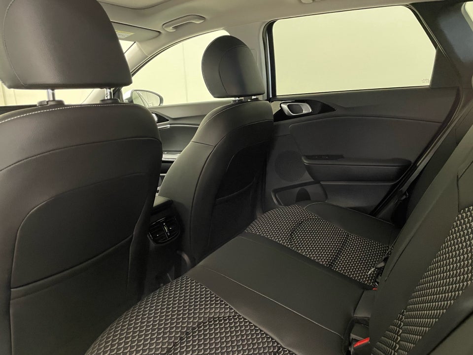 Kia Ceed 1,6 PHEV Upgrade SW DCT 5d