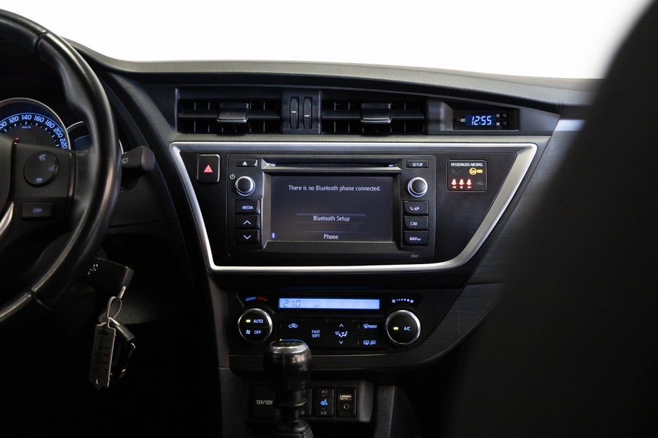 Toyota Auris 1,6 T1+ 5d
