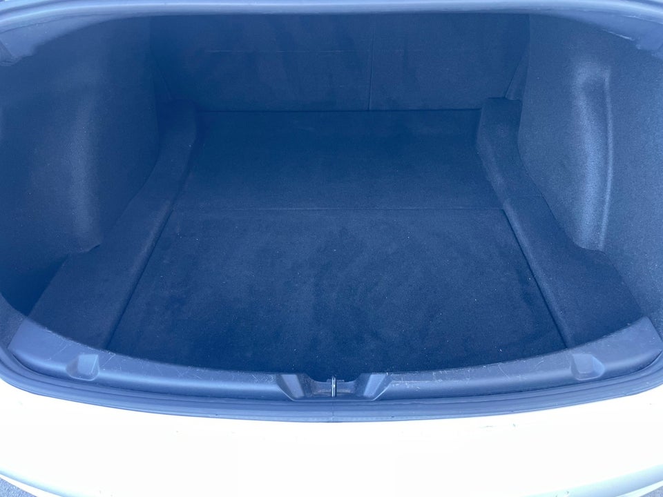 Tesla Model 3 Standard Range+ RWD 4d