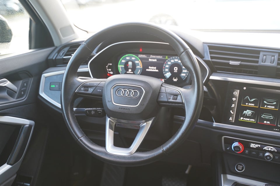 Audi Q3 45 TFSi e Attitude plus S-tr. 5d