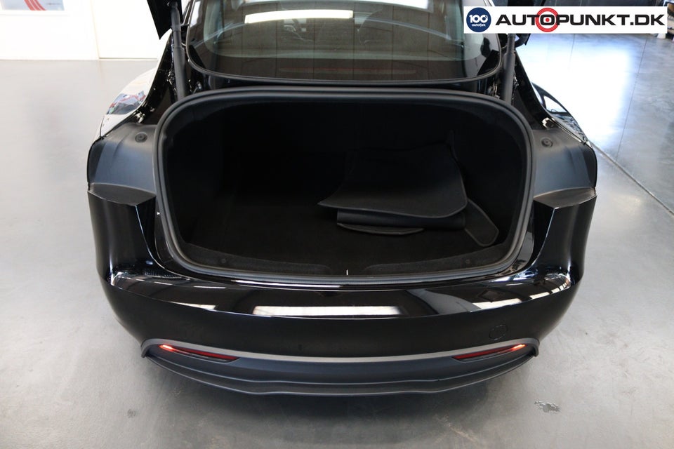 Tesla Model 3 Long Range AWD 4d