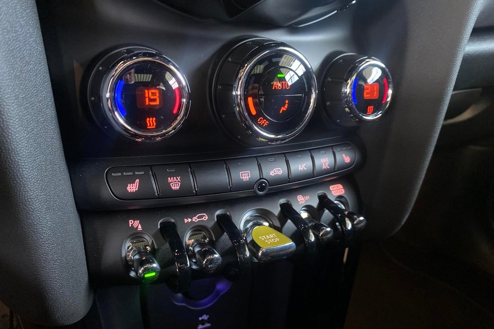 MINI Cooper SE Maximise 3d