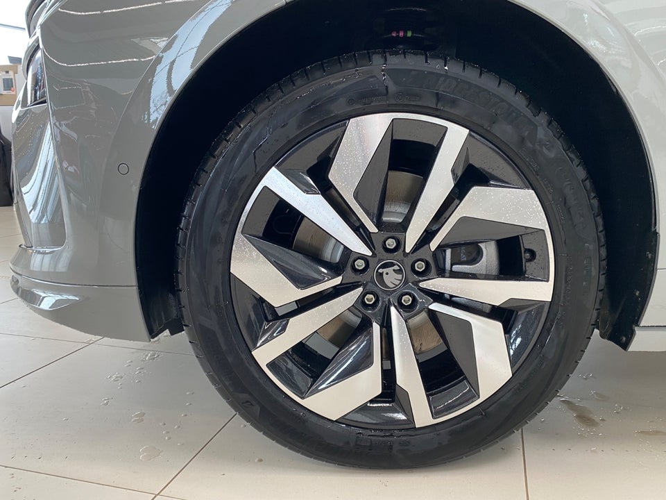 Skoda Enyaq 85x iV Sportline Maxx 5d